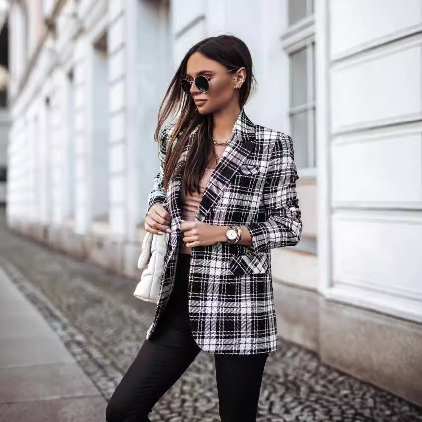 Checked blazer for women with a fitted cut and trendy details Lune London