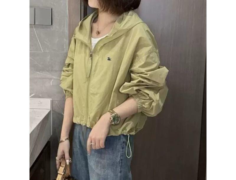 Veste coupe-vent légère et respirante pour femmes Chic & Stil