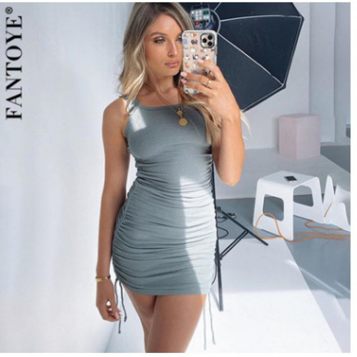 Robe portefeuille pour femme avec des détails modernes en volants et une coupe ajustée Chic & Stil