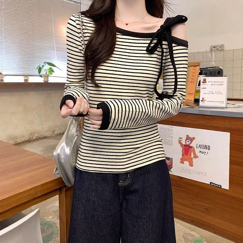 Women’s fashionable long sleeve shirt with off-shoulder design Chic & Stil