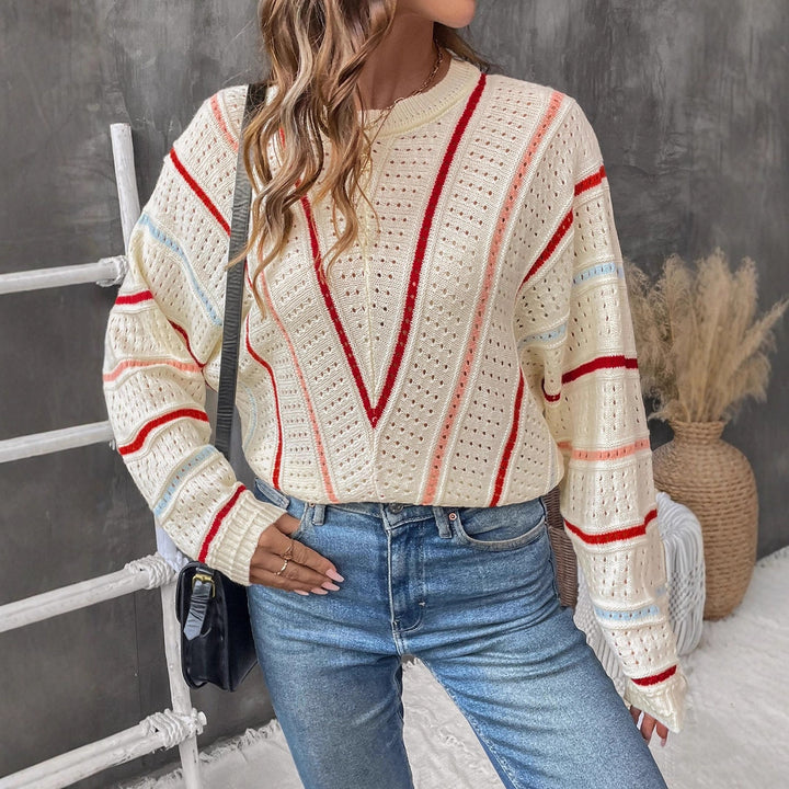 Pull en tricot pour femmes avec un modèle de trou moderne et des rayures décoratives Lune London
