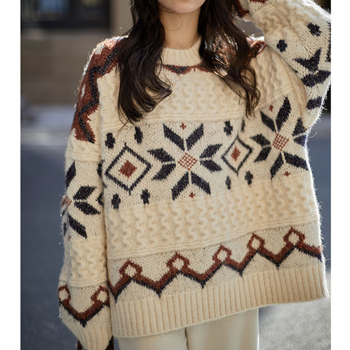 Ladies chunky knit sweater with geometric pattern and round neck Lune London