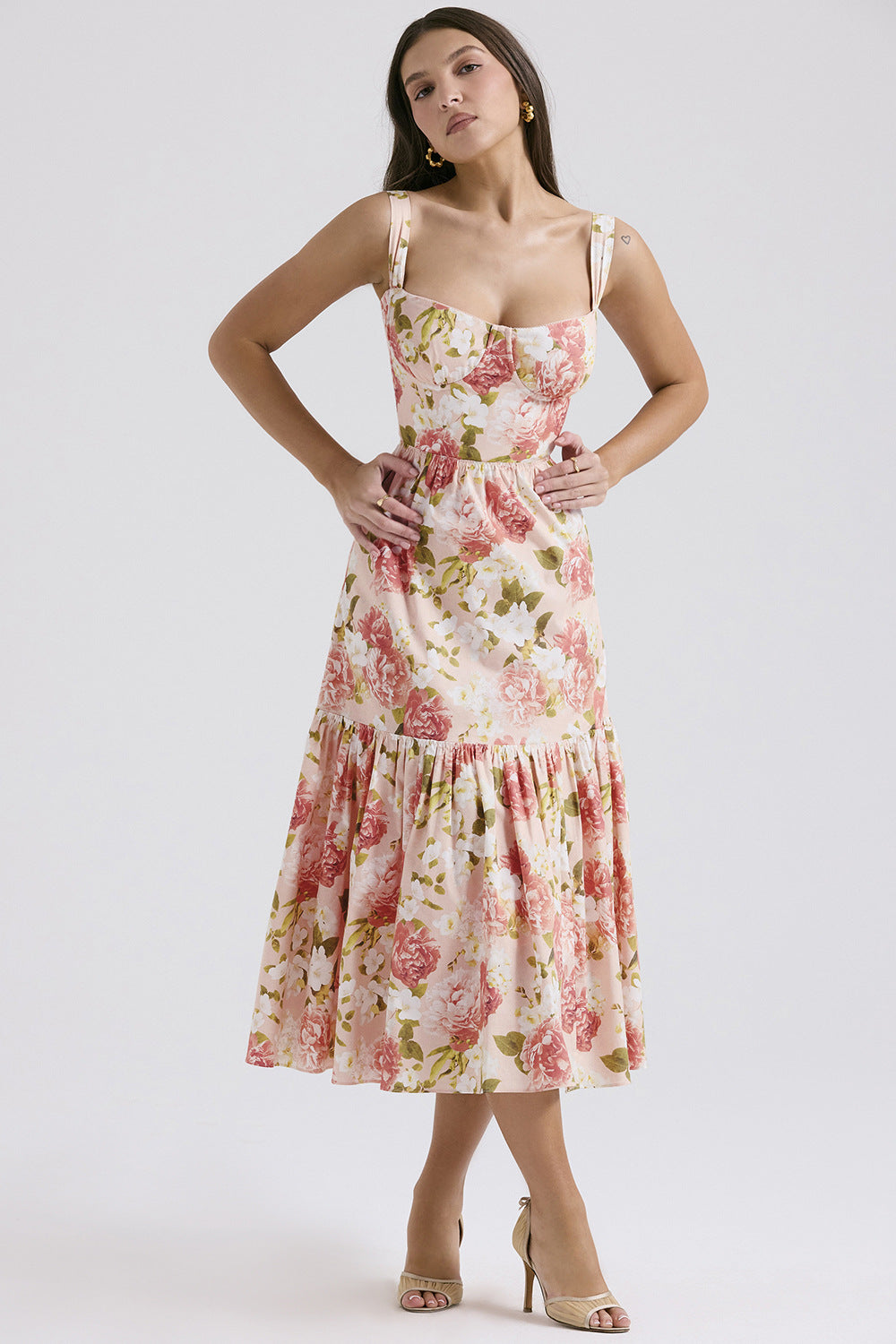 Floral patterned maxi dress for women with fitted bodice and flared skirt Chic & Stil