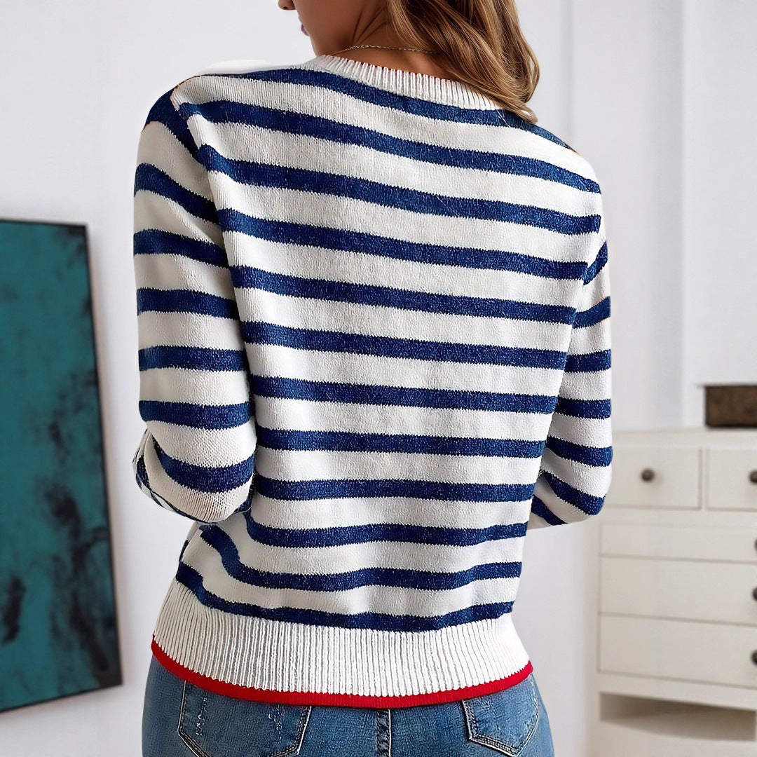 Knitted sweater for women with a trendy striped pattern and a fine texture Lune London