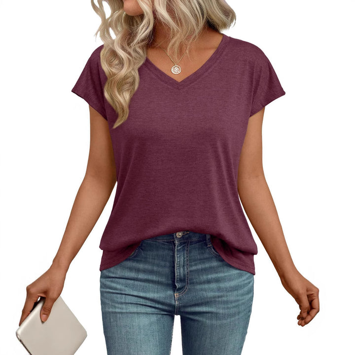 V-neck T-shirt for women with a relaxed fit and soft material Lune London