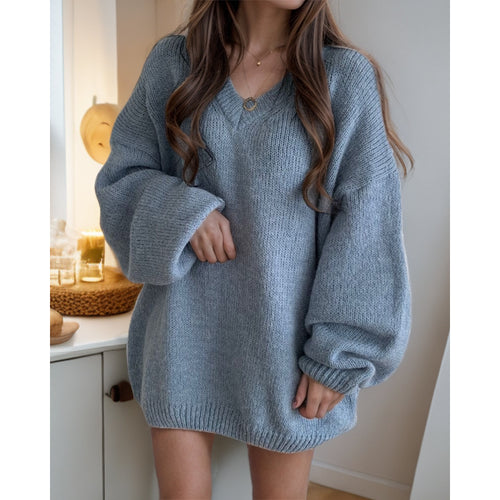 Oversized knitted sweater for women with V-neck and loose sleeves Lune London