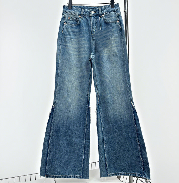 Women's baggy jeans with frayed hem and high slits Lune London