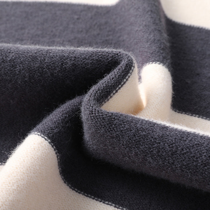 Knitted sweater for men with a nice striped pattern and a modern fit Lune London