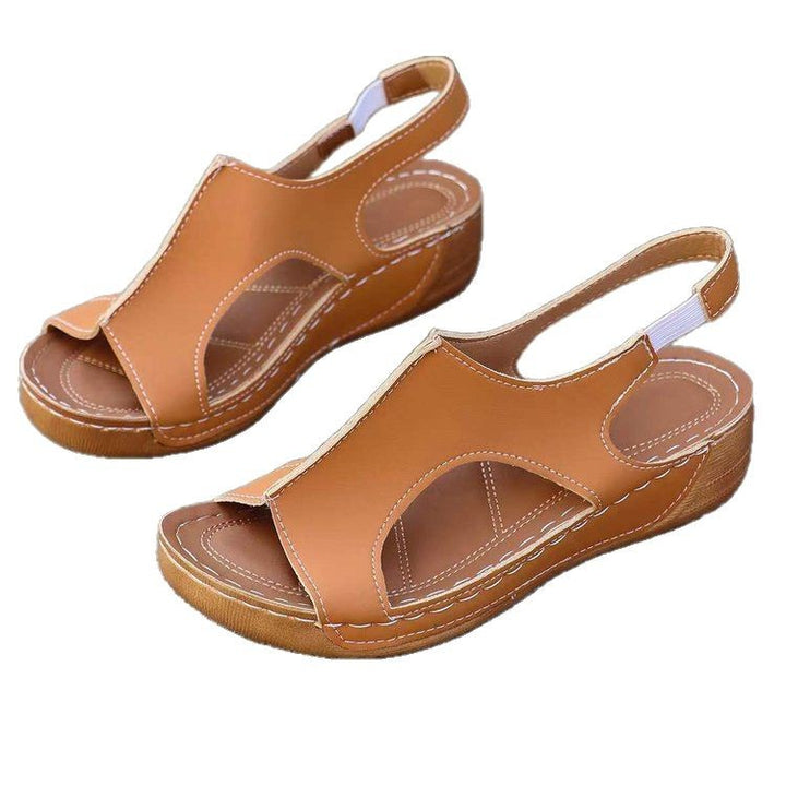 Comfortable sandals for women with adjustable strap design and anatomical sole Lune London