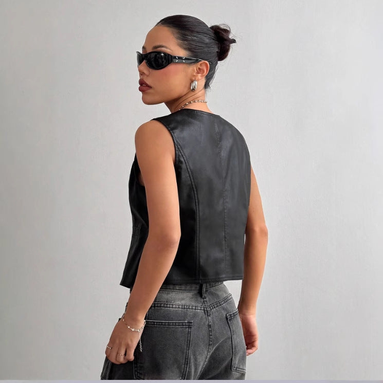 Elegant faux leather jacket for women with a fitted cut and practical pockets Lune London