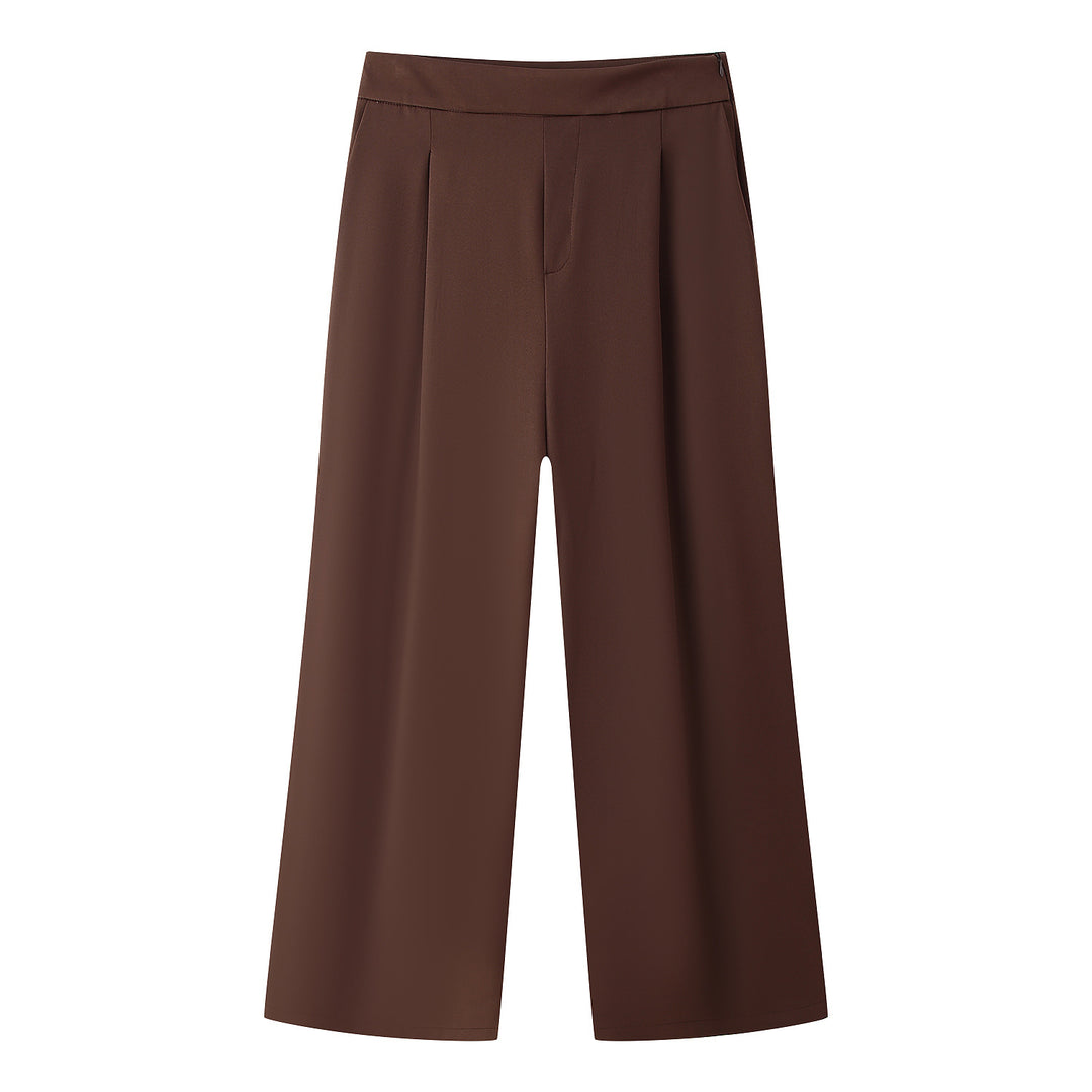 Wide pants for women with an elegant cut and fine pleats Lune London