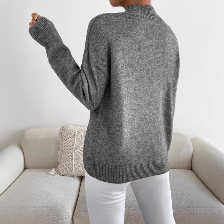 Sweater pour femmes avec col montant et matériau doux Chic & Stil
