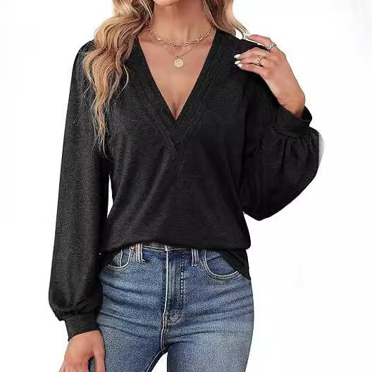 Elegant women's top with V neckline and puff sleeves Lune London