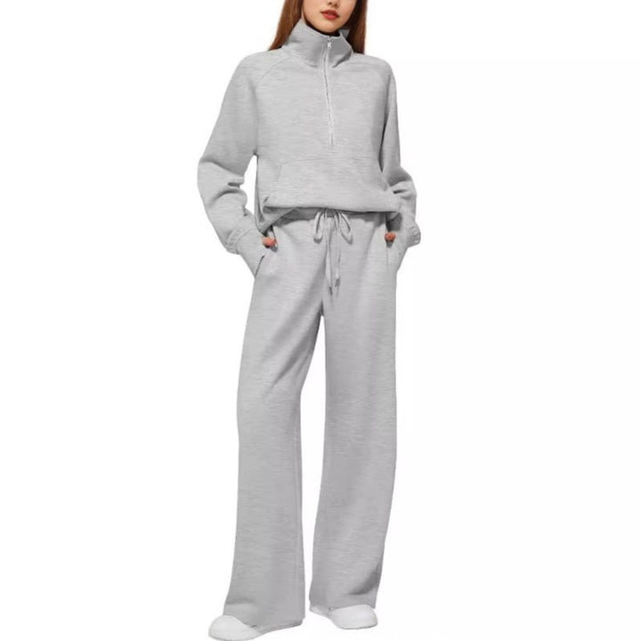 Women's sports set with high collar and wide legs Lune London