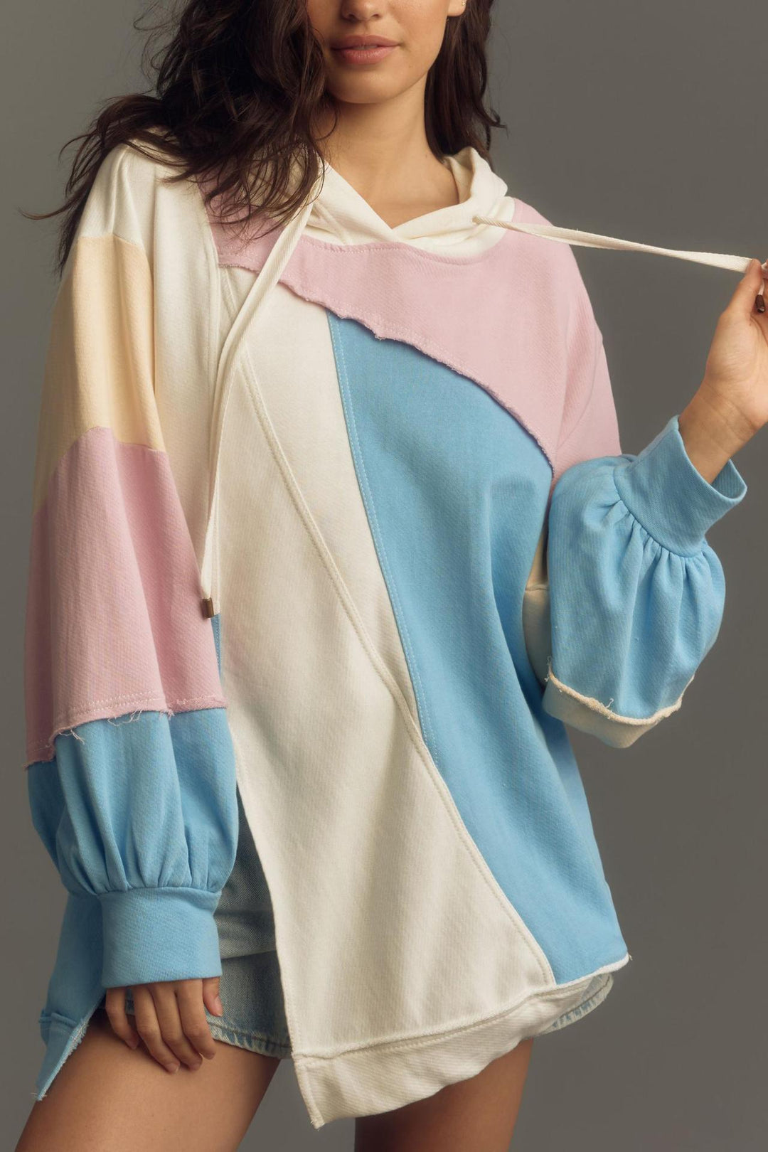 Casual hoodie for women with contrast sleeves Lune London