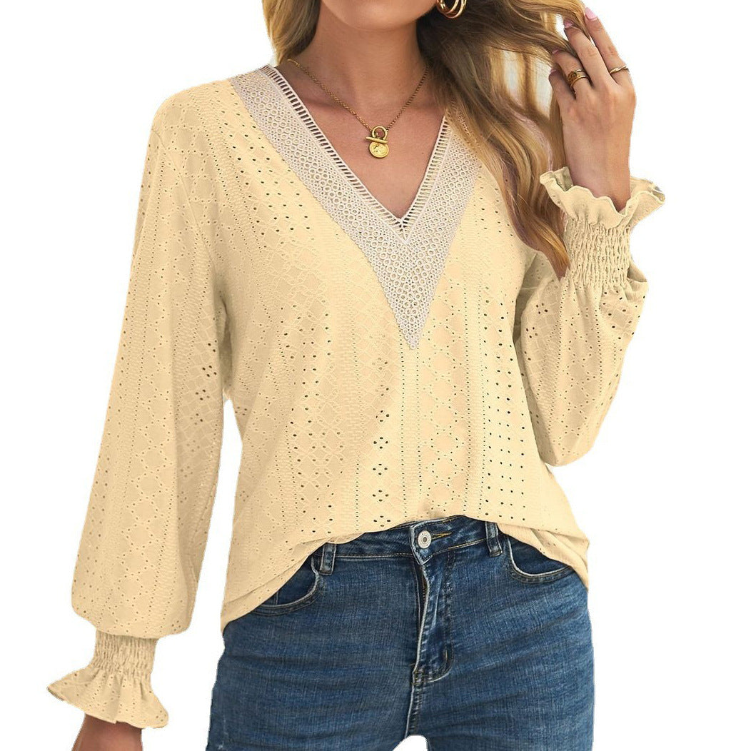 Blouse for women with lace pattern and V neck Lune London