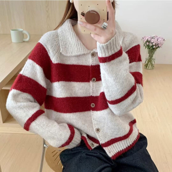Ladies cozy knitted cardigan with contrasting stripes and a soft knitted material Lune London