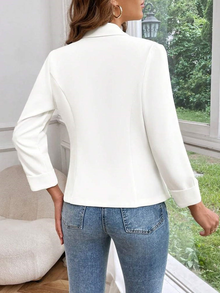 Women Elegant and Fitted Blazer with Three-Quarter Sleeves Lune London