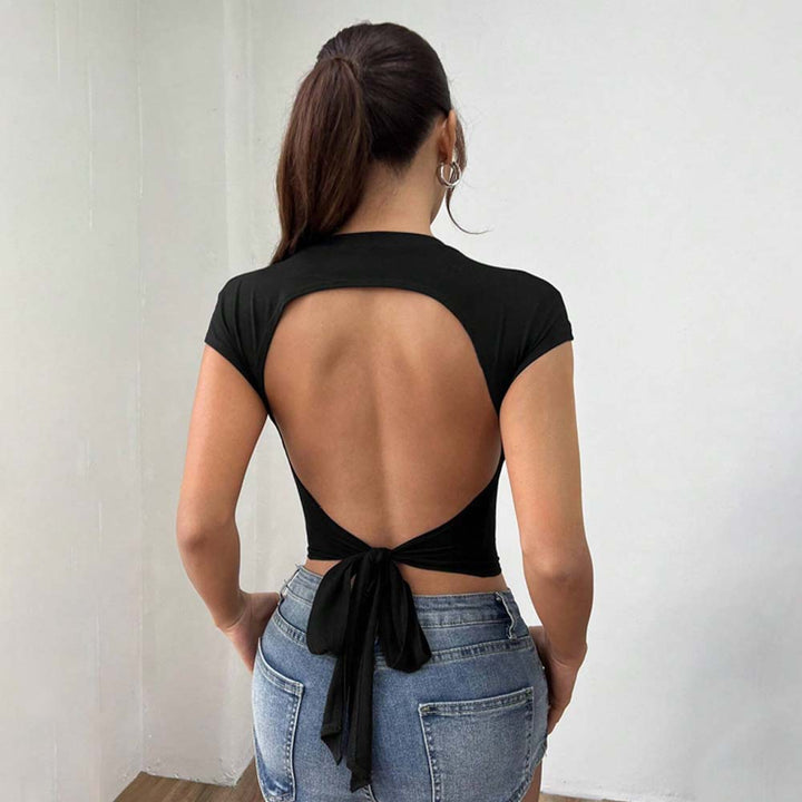 Haut court ajusté pour femmes avec des manches découpées esthétiques Chic & Stil