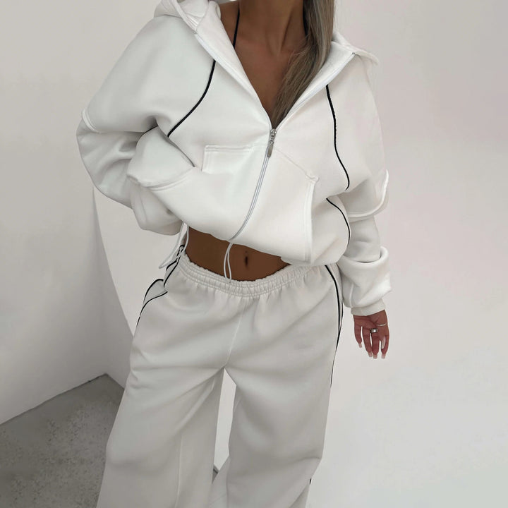Lune London women's two-piece sporty set with hood and zip
