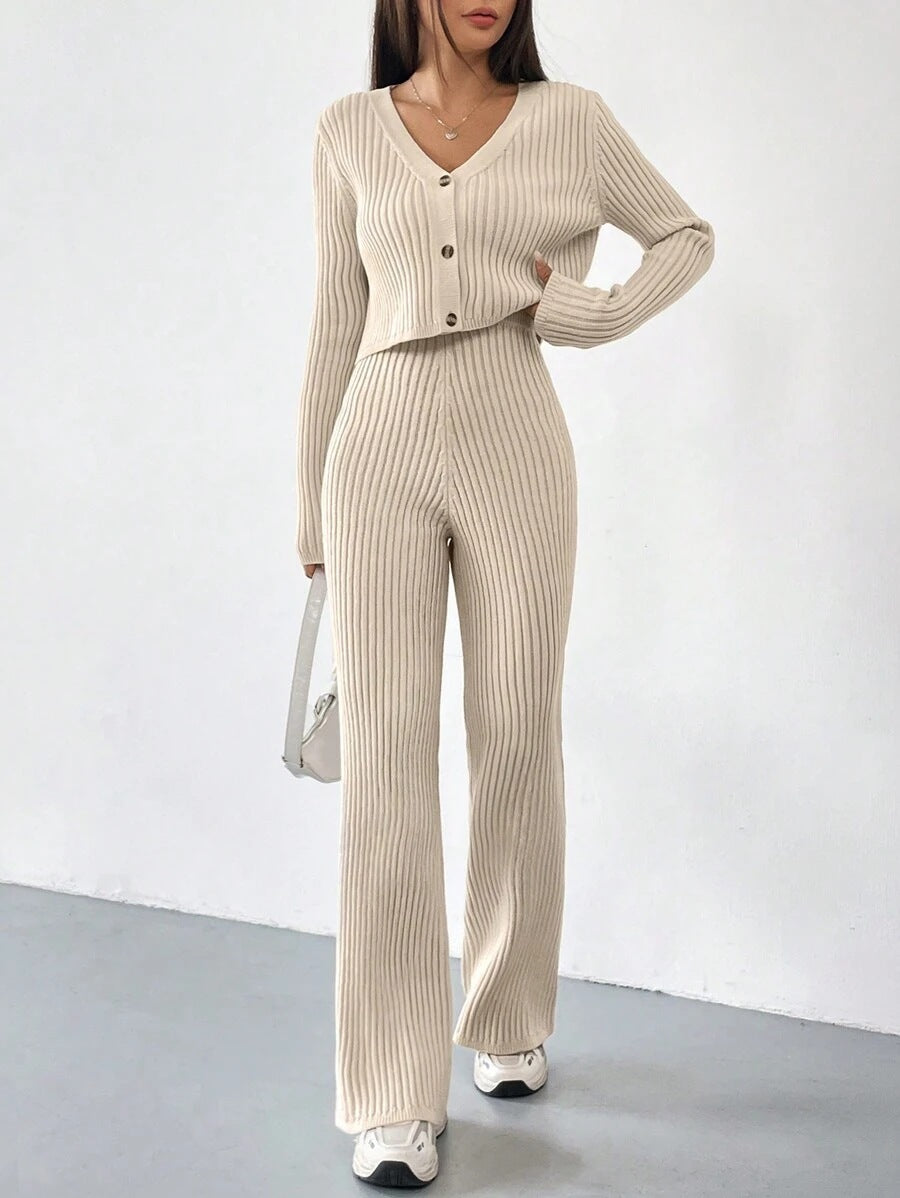 Knitted set for women with V-neck and wide legs Lune London