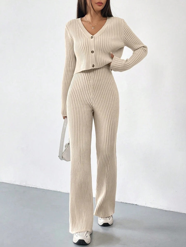Knitted set for women with V-neck and wide legs Lune London