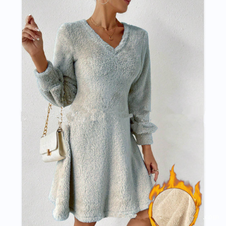 Fluid V-neck dress for women with long sleeves and soft fleece Lune London