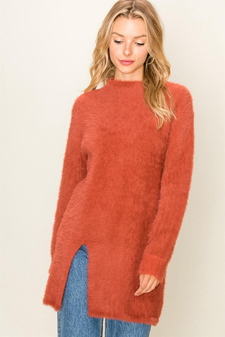 Long comfortable sweater for women with side slits and soft material Lune London