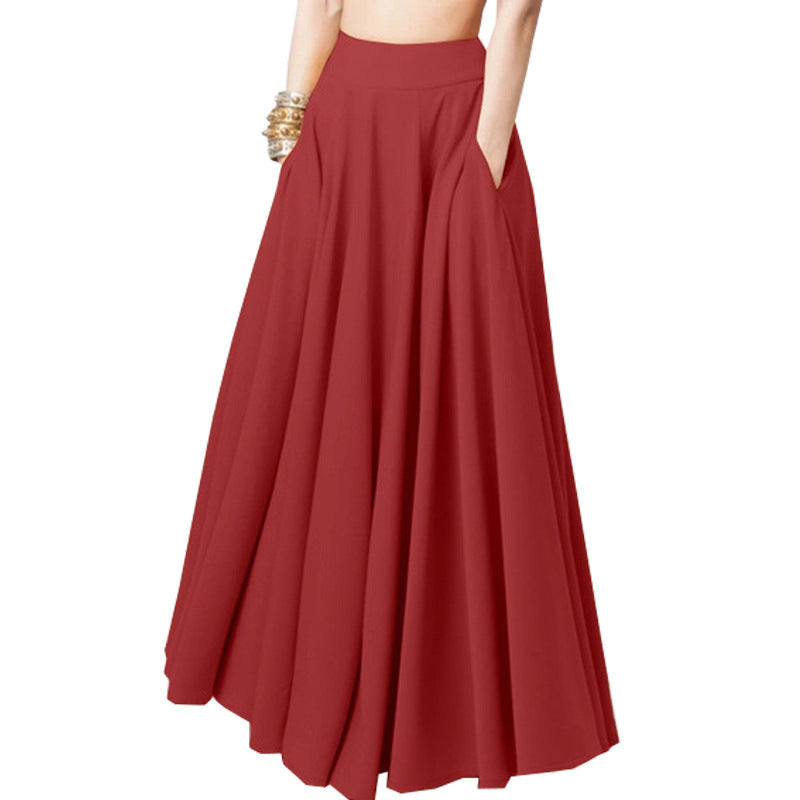 Ladies elegant maxi skirt with a loose fit and practical pockets Lune London