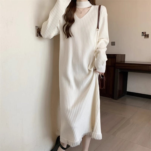 Robe tricotée pour femmes avec décolleté en V et franges Chic & Stil