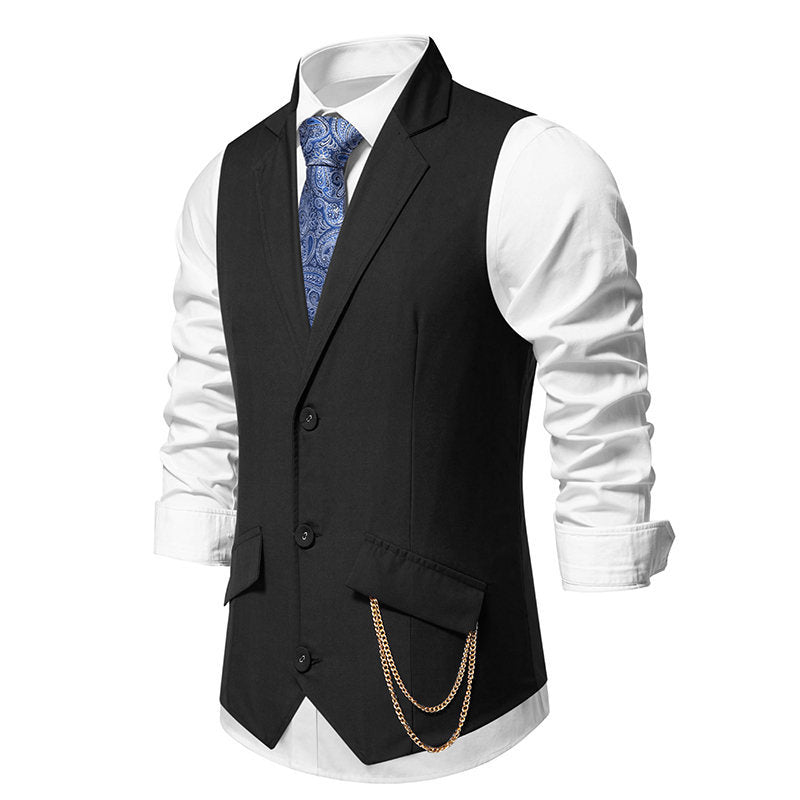 Elegant suit vest for men with practical pockets and chic and stylish accents