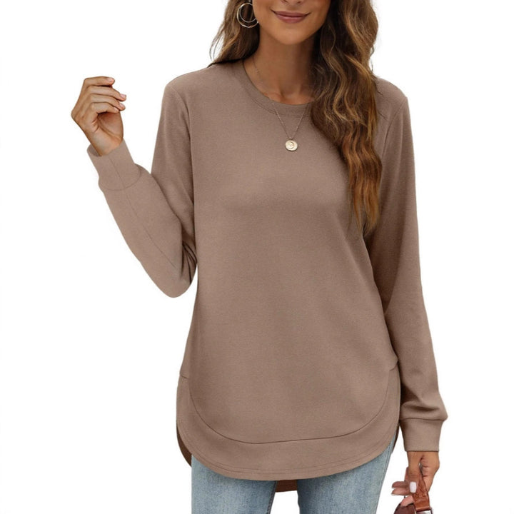 Casual women's long sleeve sweater with curved hem Lune London