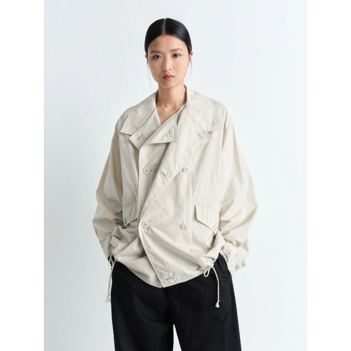 Trendy women's transition jacket with large collar and practical pockets Lune London