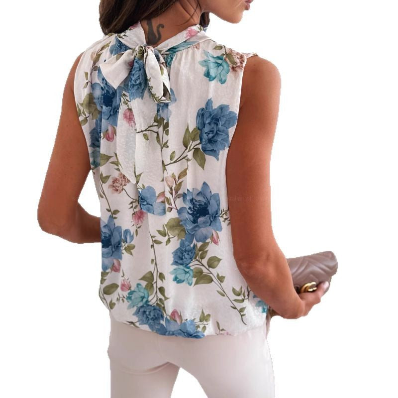 Women's blouse with floral print and high neckline Lune London