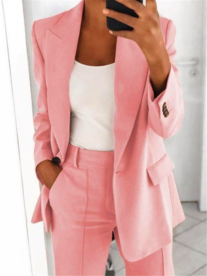 Ladies elegant blazer with fitted cut and practical pockets Lune London