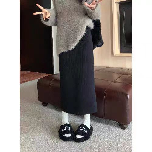 Knitted skirt for women with ribbed design Lune London