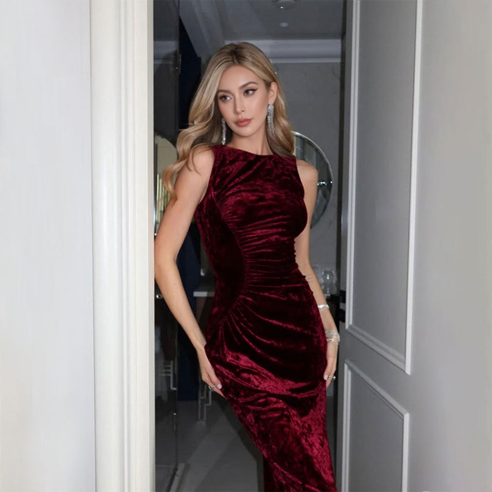 Robe de soirée en velours pour femmes avec coupe ajustée et détails drapés raffinés Chic & Stil