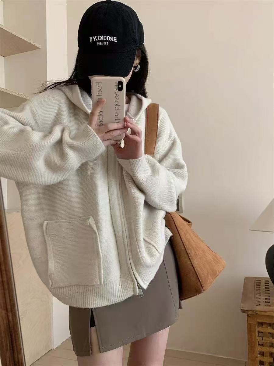 Ladies Casual Oversized Knit Vest with Hood and Pockets Lune London