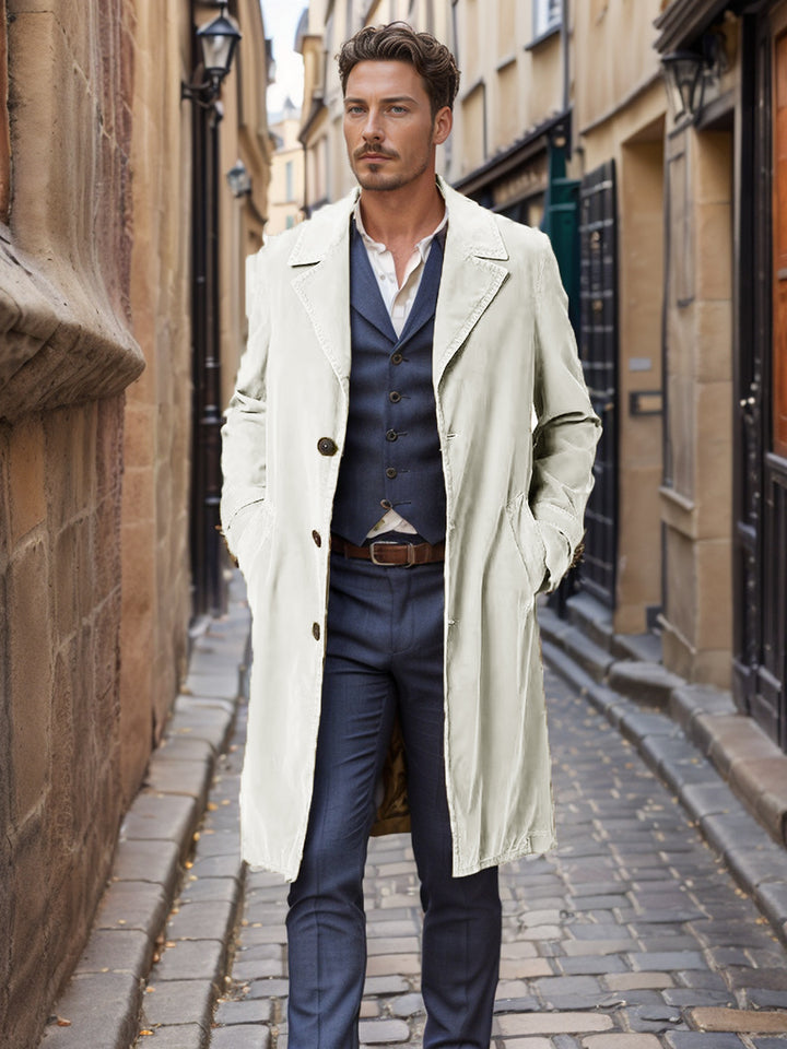 Elegant trench coat for men in high-quality fabric with practical pockets Lune London