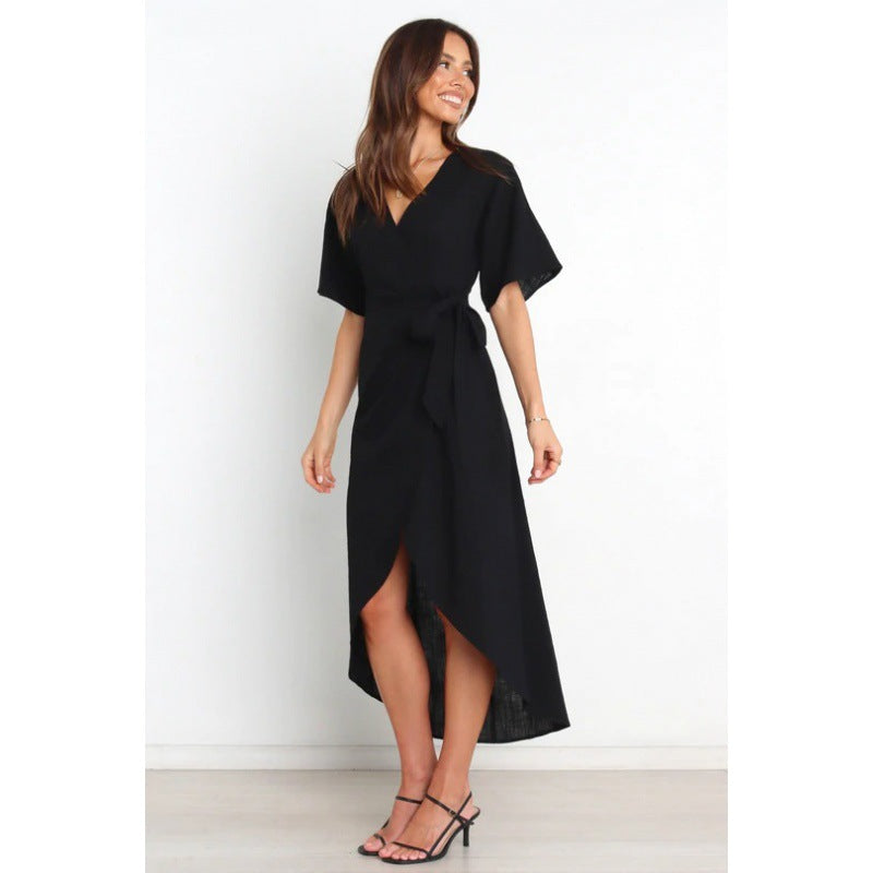 Robe portefeuille pour femme avec un élégant décolleté en V et un design ajusté Chic & Stil