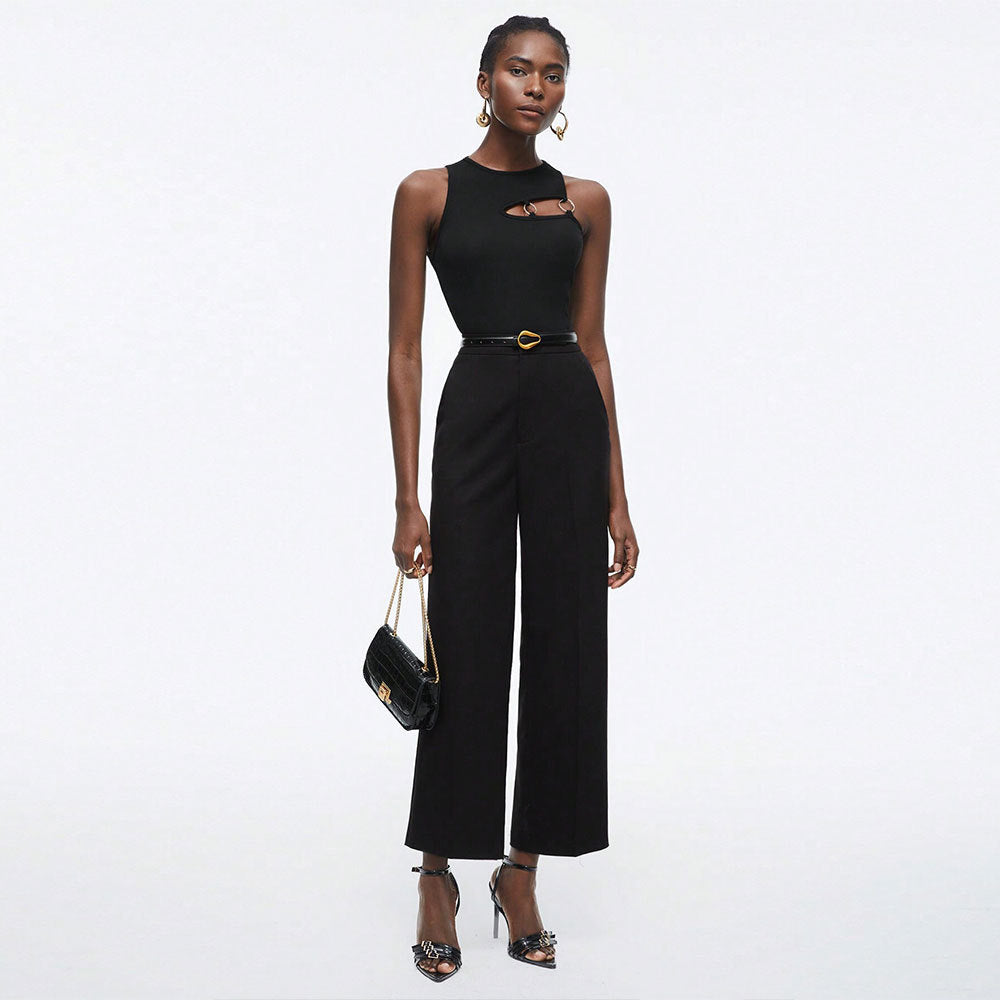 Débardeur stylé pour femmes avec design découpé innovant et accents métalliques Chic & Stil