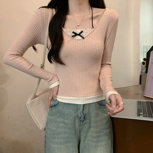 Women's long-sleeve shirt with V-neck and lace accents Lune London