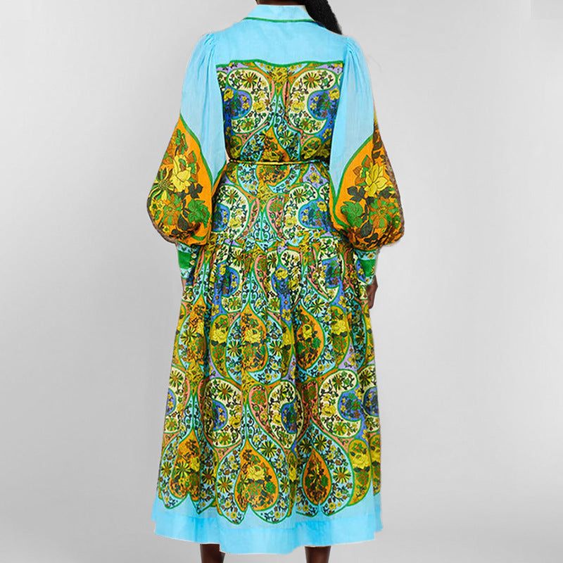 Robe chemise longue pour femmes avec des manches volumineuses et un motif paisley coloré Chic & Stil
