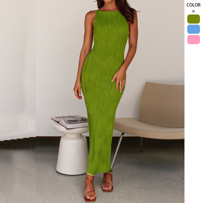 Chic & Stil Elegant ribbed design women’s maxi dress with a fitted silhouette