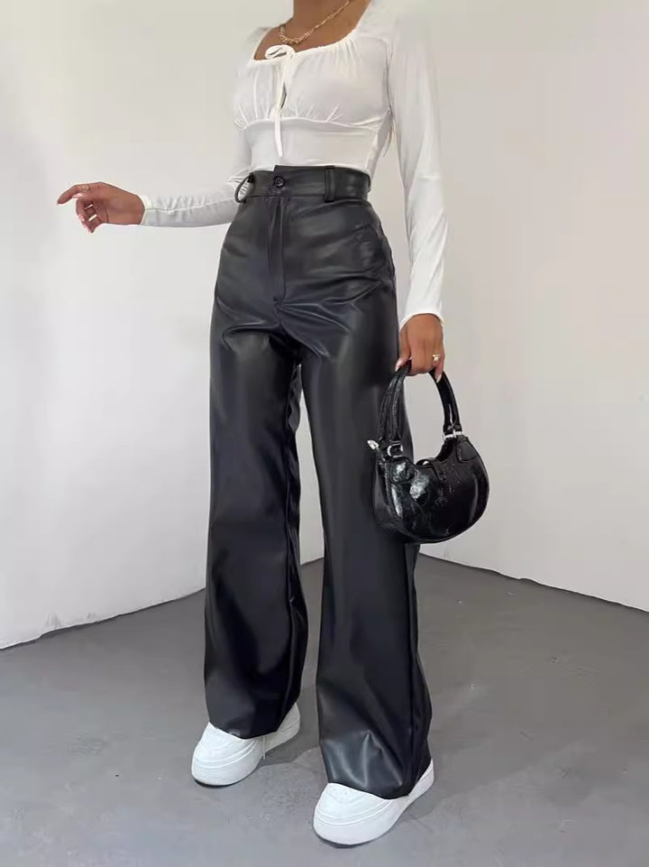 High-waisted wide-leg pants for women in lightweight material with an elegant cut Lune London