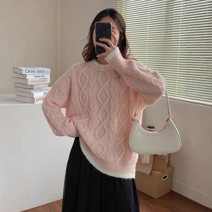 Chunky knit sweater for women with twisted pattern and contrasting collar finish Lune London