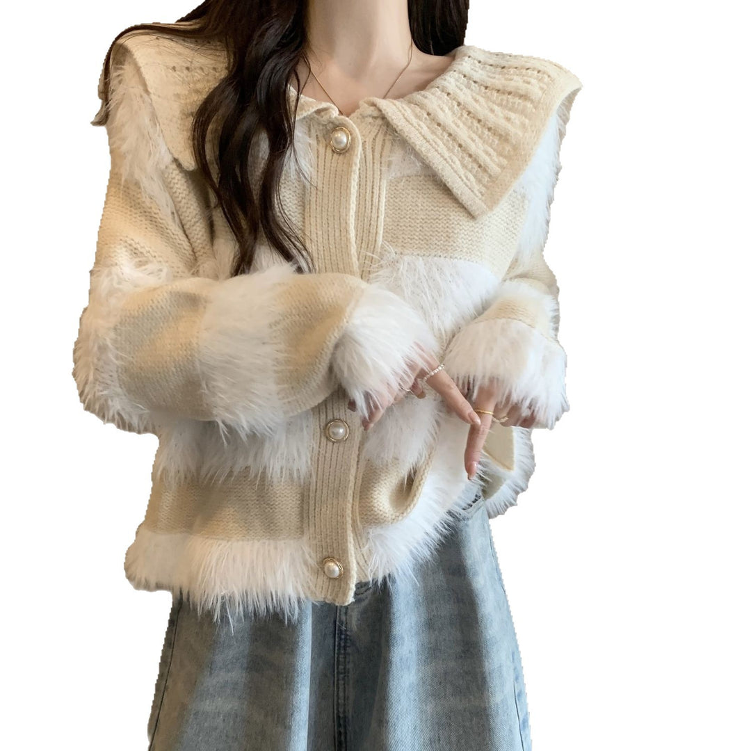 Cardigan pour femmes avec col tressé et appliqués en fausse fourrure Chic & Stil