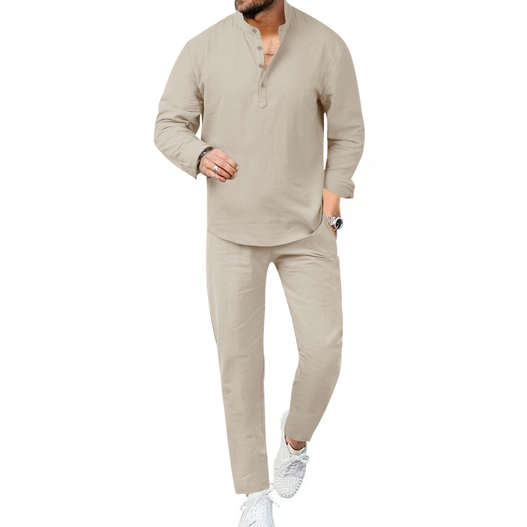 Modern leisure suit for men with an innovative boutonnière design and breathable features Lune London