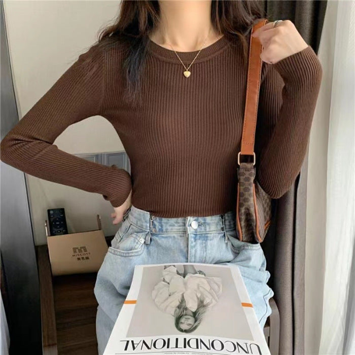 Women elegantly cut long sleeve top made of ribbed knit Lune London