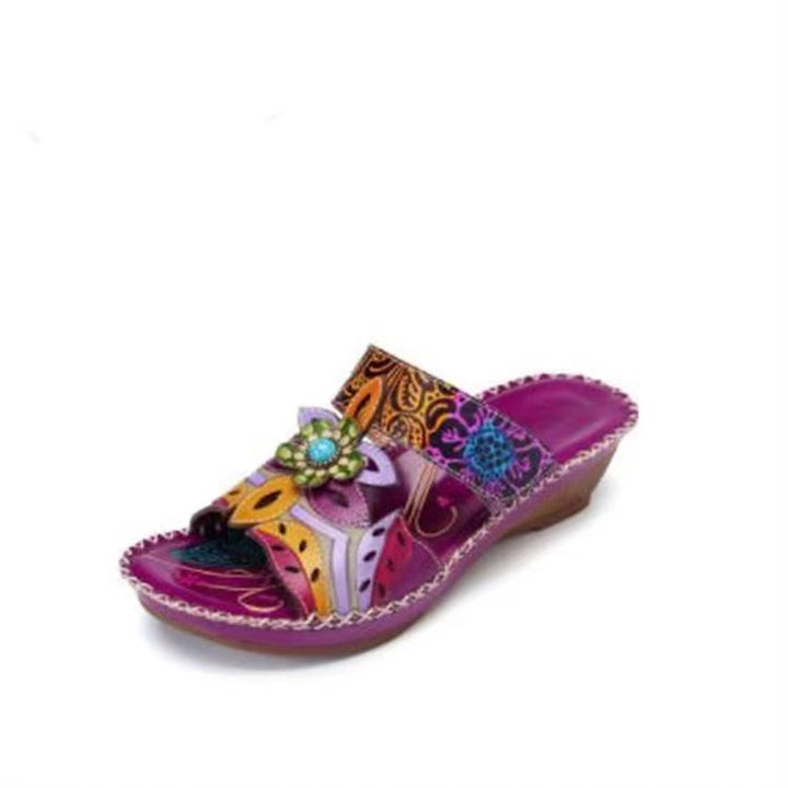 Strappy sandals for women with floral accents and ergonomic sole technology Lune London